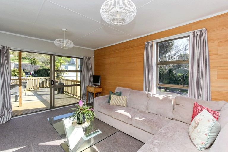 Photo of property in 9 Elgin Grove, Merrilands, New Plymouth, 4312