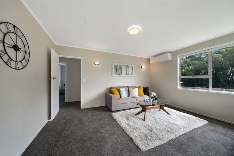 Photo of property in 24 Killington Crescent, Mangere, Auckland, 2022
