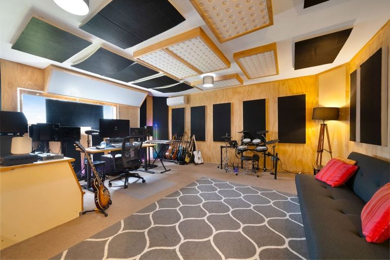 Photo of property in 2/29 Humphrey Kemp Avenue, Henderson, Auckland, 0612