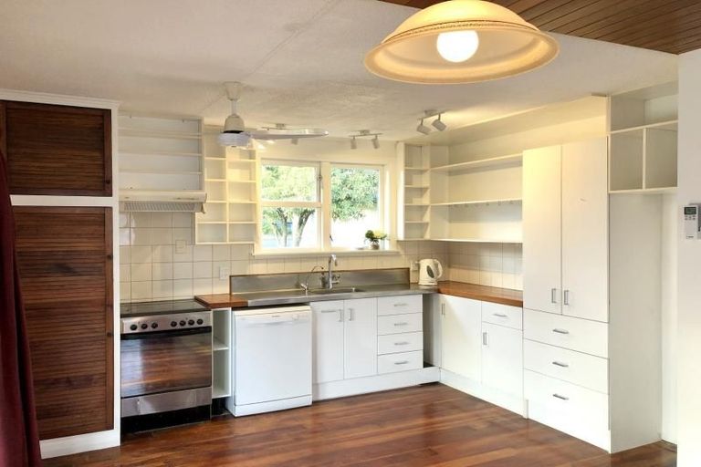 Photo of property in 30 Douglas Crescent, Fairfield, Hamilton, 3214