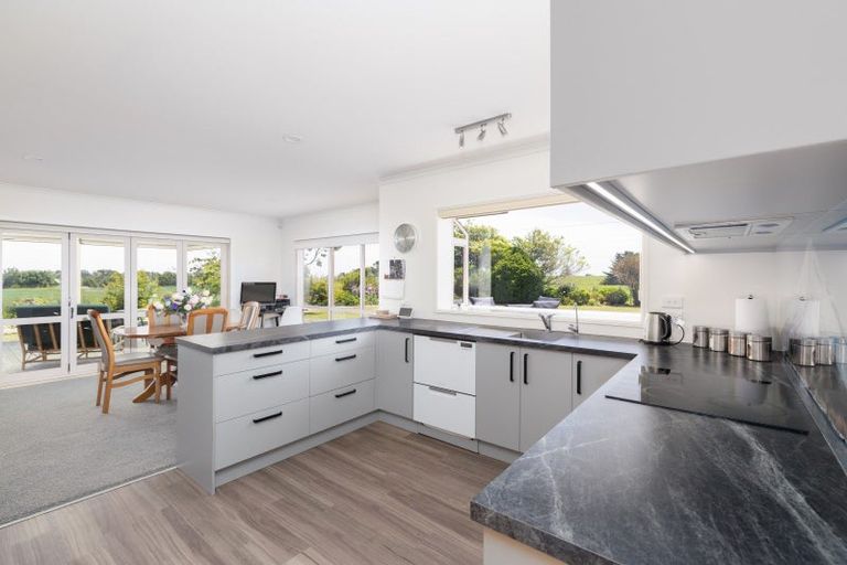 Photo of property in 1329 Devon Road, Brixton, Waitara, 4382