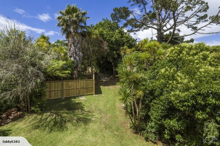 Photo of property in 3a Park Rise, Campbells Bay, Auckland, 0630