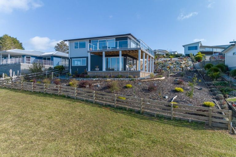 Photo of property in 21 Christine Drive, Coopers Beach, 0420