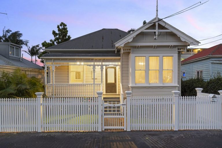 Photo of property in 4 Edenvale Crescent, Mount Eden, Auckland, 1024