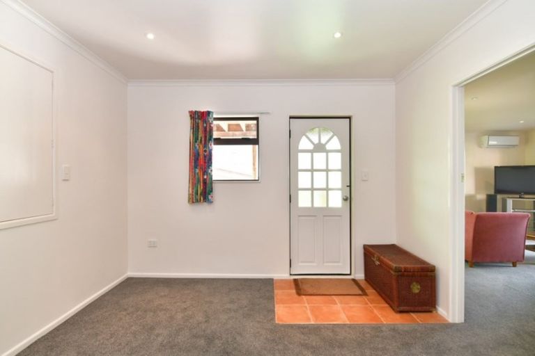 Photo of property in 19 Moffat Road, Red Beach, 0932