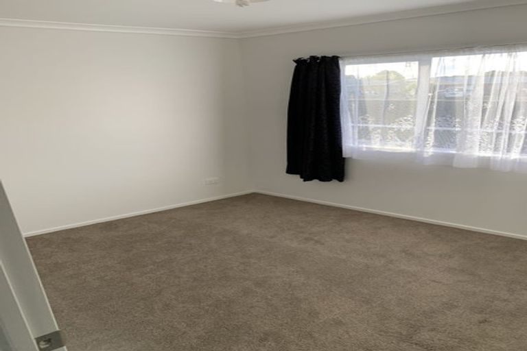 Photo of property in 8 Naumai Place, Spotswood, New Plymouth, 4310