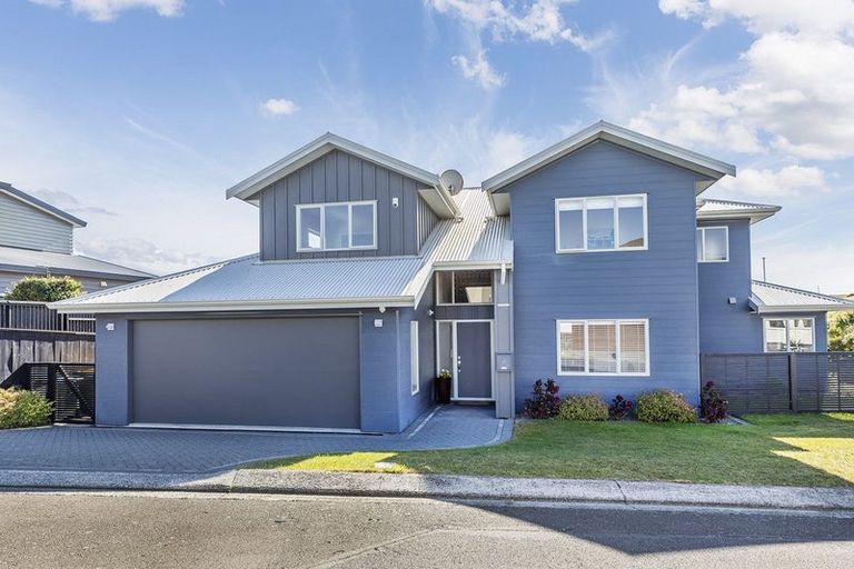 Photo of property in 60 Saint Ives Drive, Camborne, Porirua, 5026