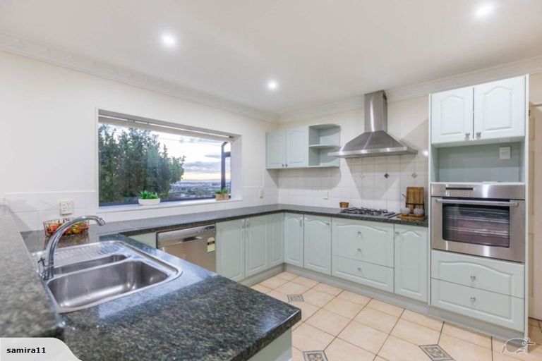 Photo of property in 25 The Enclave, Totara Heights, Auckland, 2105