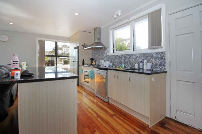Photo of property in 19 Margate Road, Blockhouse Bay, Auckland, 0600