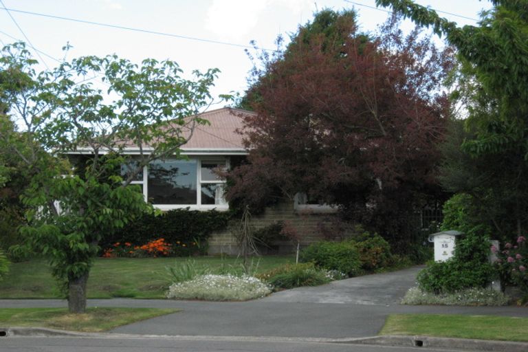 Photo of property in 15 Geelong Place, Burnside, Christchurch, 8053