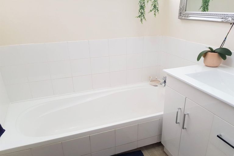 Photo of property in 78 Ruapehu Street, Paraparaumu, 5032