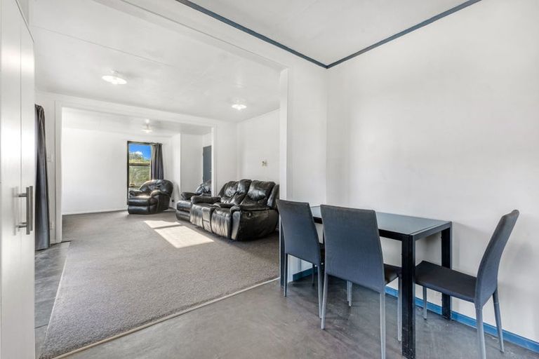 Photo of property in 35 Camellia Avenue, Bell Block, New Plymouth, 4312