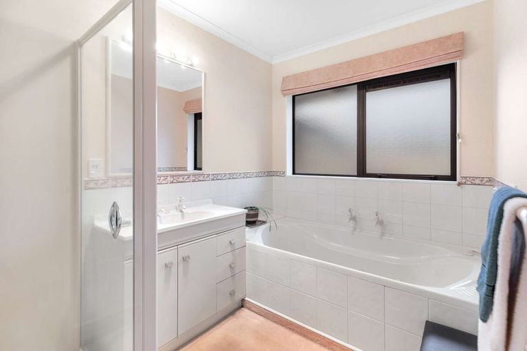 Photo of property in 3 Celtic Court, Roslyn, Palmerston North, 4414