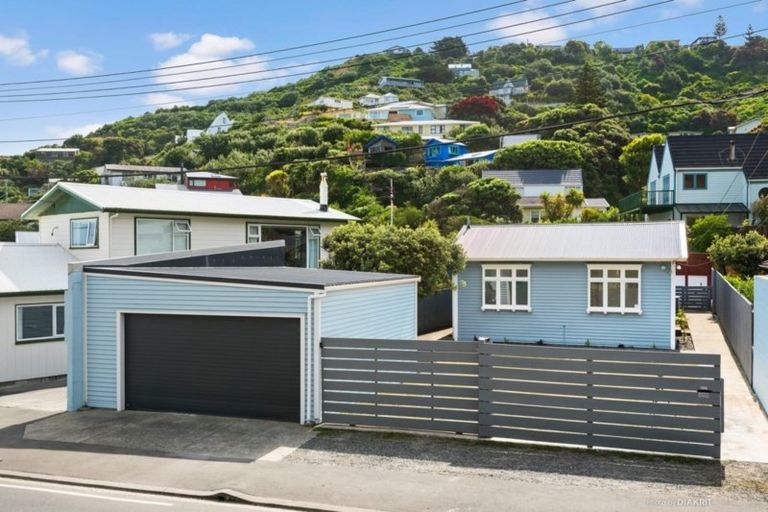 Photo of property in 250 Houghton Bay Road, Houghton Bay, Wellington, 6023