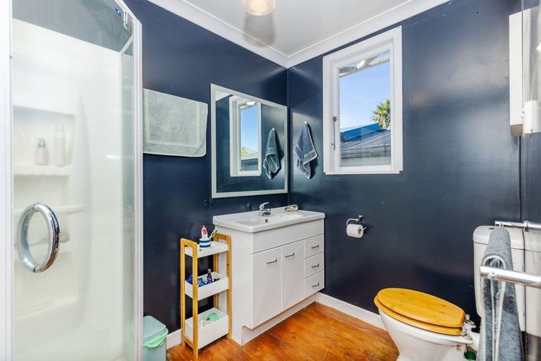 Photo of property in 2 Smith Street, Raglan, 3225