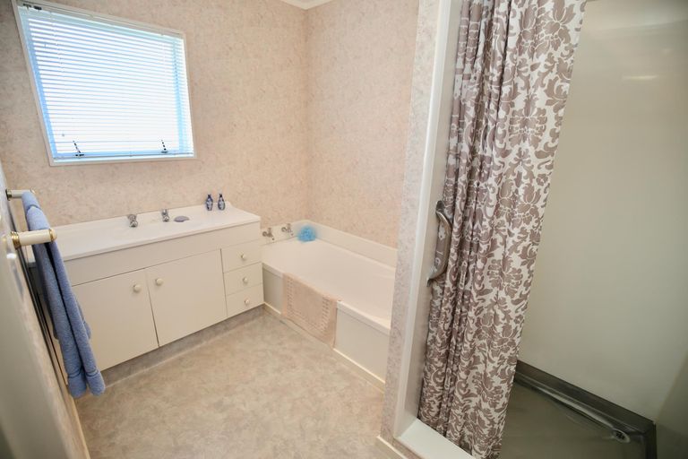 Photo of property in 38c Bow Street, Raglan, 3225