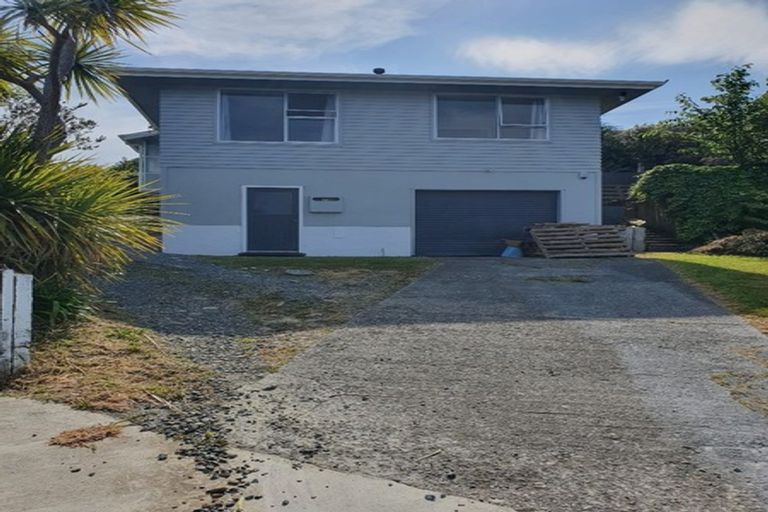 Photo of property in 16 Tyrone Grove, Wainuiomata, Lower Hutt, 5014