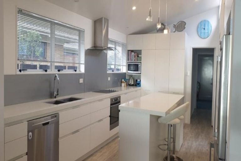 Photo of property in 69 Karewa Parade, Papamoa Beach, Papamoa, 3118