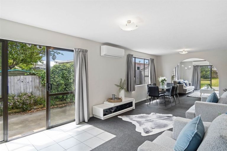 Photo of property in 2/113 Estuary Road, South New Brighton, Christchurch, 8062