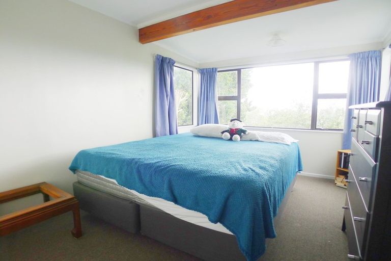 Photo of property in 1/23 Flaunty Place, West Harbour, Auckland, 0618