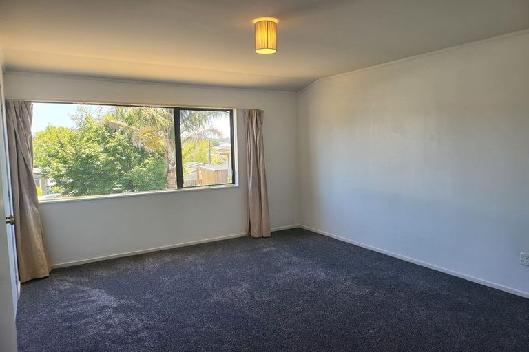Photo of property in 2/21 College Road, Northcote, Auckland, 0627