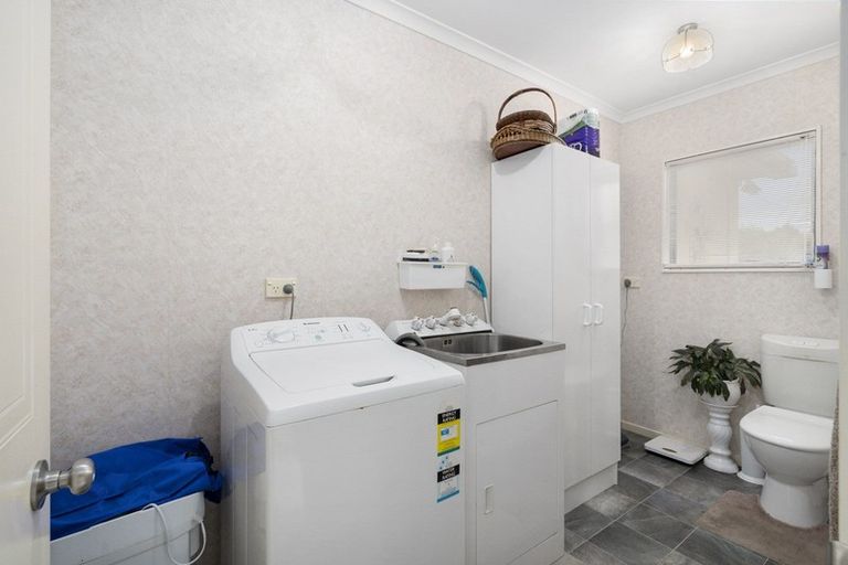 Photo of property in 3 Hillview Place, Feilding, 4702