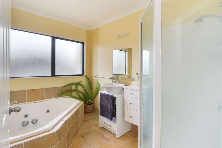 Photo of property in 50 Ridgeway Road, Pukekohe, 2120