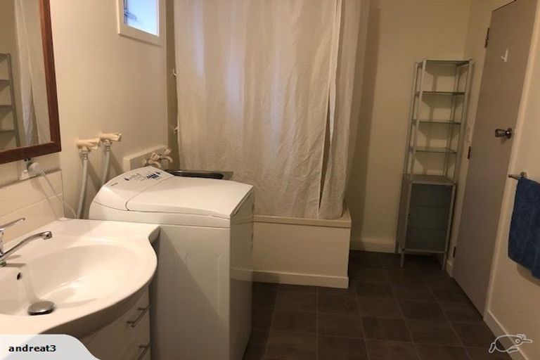 Photo of property in 23 Lincoln Terrace, Hokowhitu, Palmerston North, 4410