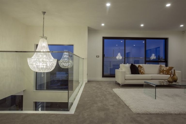 Photo of property in 42 Fernhill Way, Oteha, Auckland, 0632