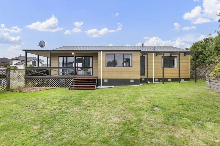 Photo of property in 8 Peter Button Place, Johnsonville, Wellington, 6037