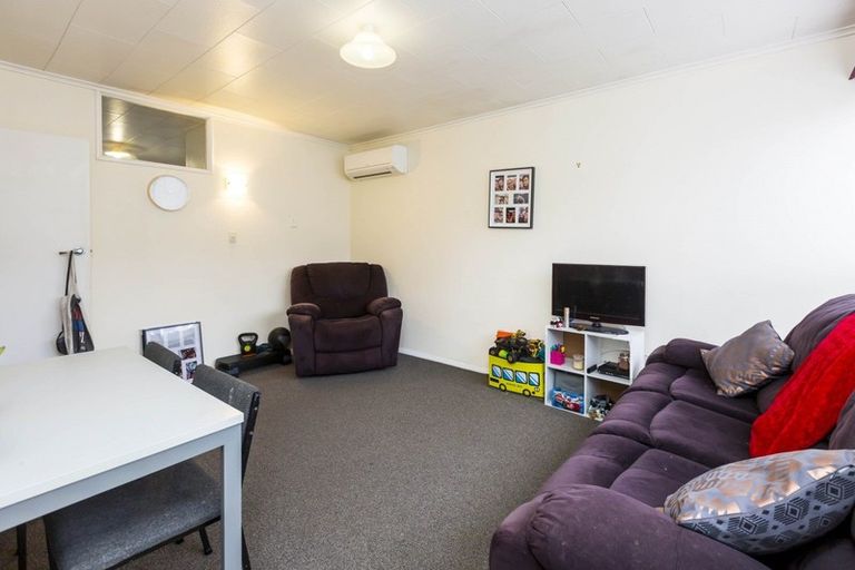 Photo of property in 24b Deller Grove, Silverstream, Upper Hutt, 5019