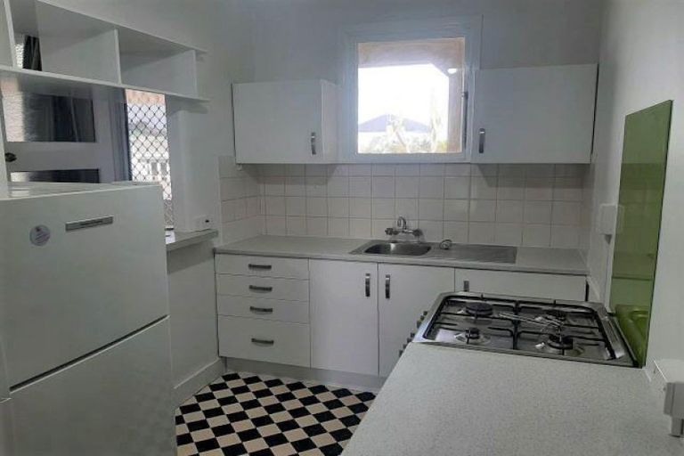 Photo of property in Devonport Apartments, 33/127 Saint Aubyn Street, New Plymouth, 4310
