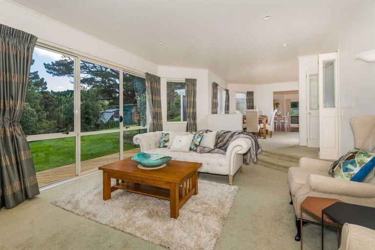 Photo of property in 22 Dene Court Lane, Greenhithe, Auckland, 0632