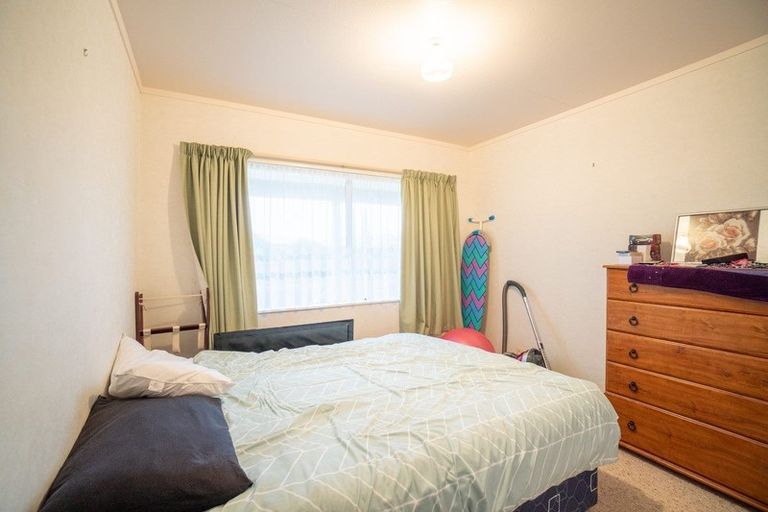 Photo of property in 25a Rosedale Crescent, Cloverlea, Palmerston North, 4412