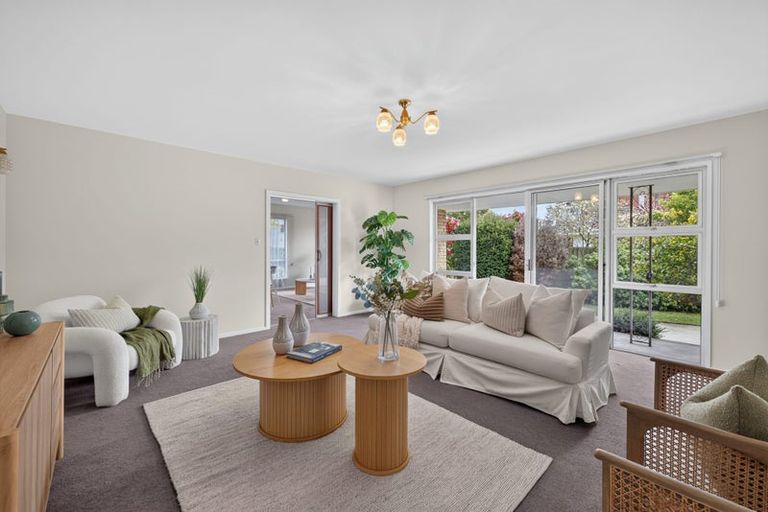 Photo of property in 20 Delaware Crescent, Russley, Christchurch, 8042