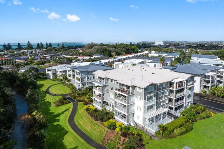 Photo of property in 30 Eaves Bush Parade, Orewa, 0931