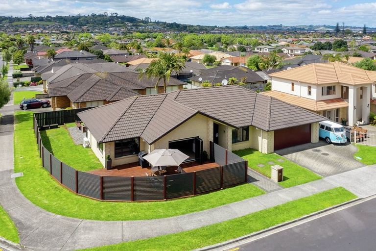 Photo of property in 24 Franshell Crescent, East Tamaki, Auckland, 2013