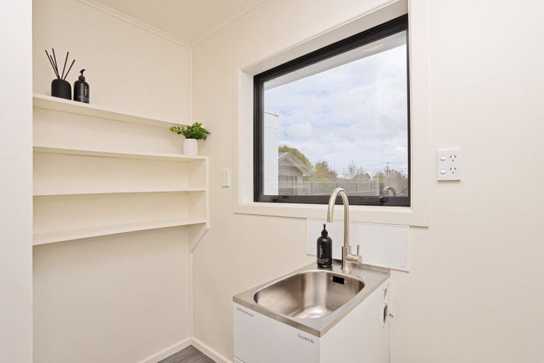 Photo of property in 35 Holloway Street, Waikiwi, Invercargill, 9810