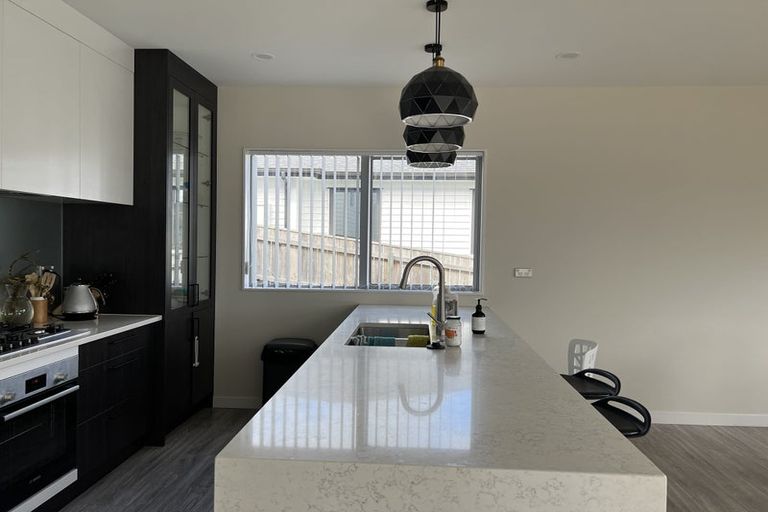 Photo of property in 10 Takurua Terrace, Orewa, 0931