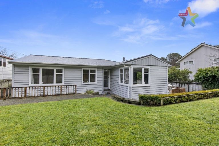 Photo of property in 26 Lowry Crescent, Stokes Valley, Lower Hutt, 5019