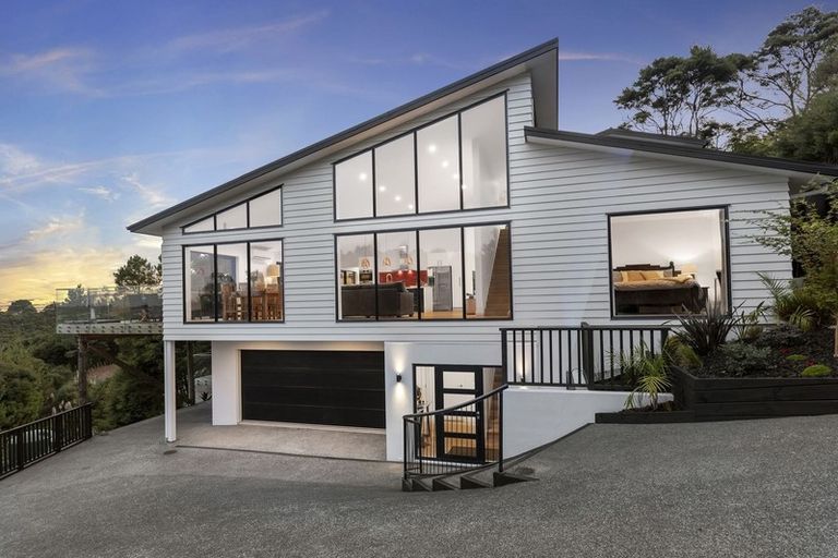 Photo of property in 393 Paremoremo Road, Paremoremo, Auckland, 0632