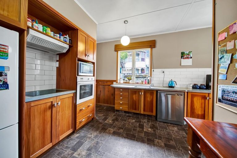 Photo of property in 70 Collins Street, Hawera, 4610