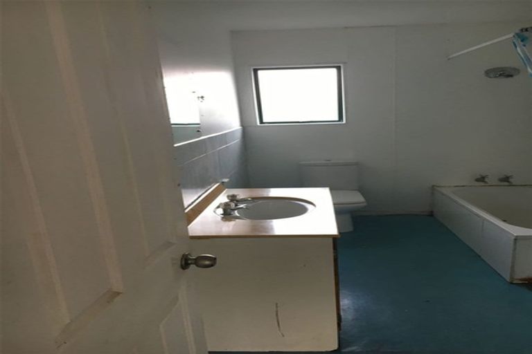 Photo of property in 16 Metcalfe Road, Ranui, Auckland, 0612