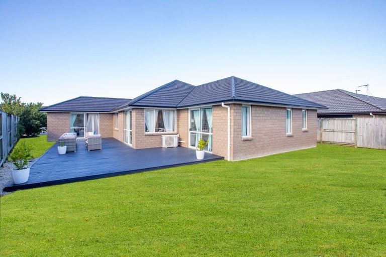 Photo of property in 15 Chalgrove Road, Huntington, Hamilton, 3210