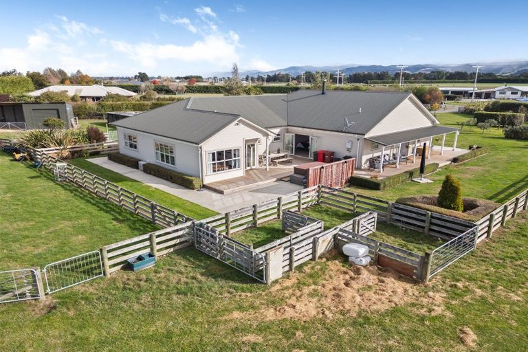 Photo of property in 270 Hughes Line, West Taratahi, Masterton, 5887