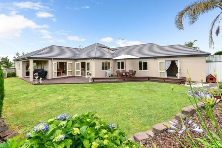 Photo of property in 31 Cairns Crescent, Rototuna, Hamilton, 3210