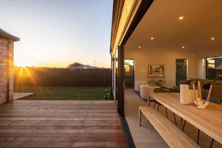 Photo of property in 10 Bosun Place, Te Atatu Peninsula, Auckland, 0610