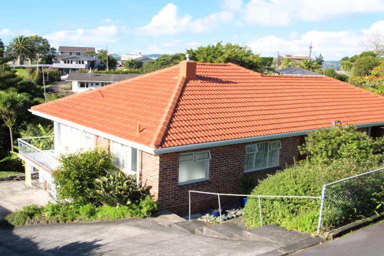 Photo of property in 72 Pah Road, Cockle Bay, Auckland, 2014