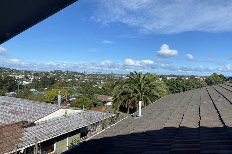 Photo of property in 4a Lavery Place, Sunnynook, Auckland, 0632
