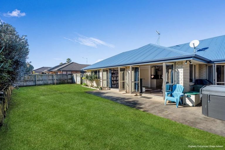 Photo of property in 5 Ernest Shackleton Place, Waiuku, 2123